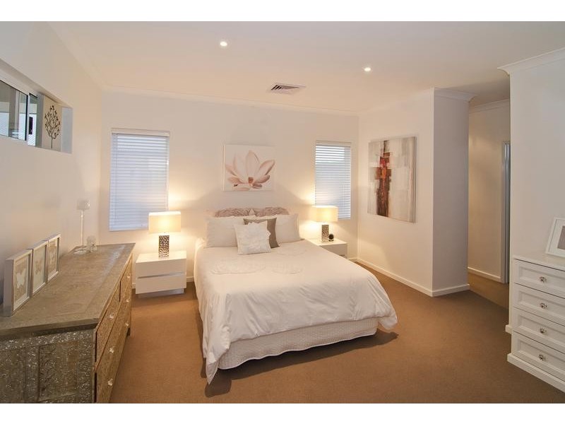 50 Callitris Crescent, Broadwater WA 6280