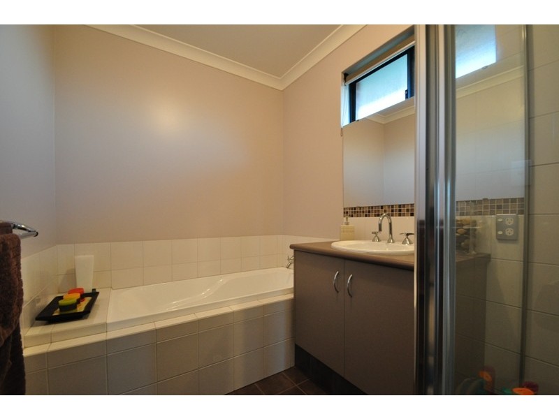 68 Everwood Glade, Ambergate WA 6280