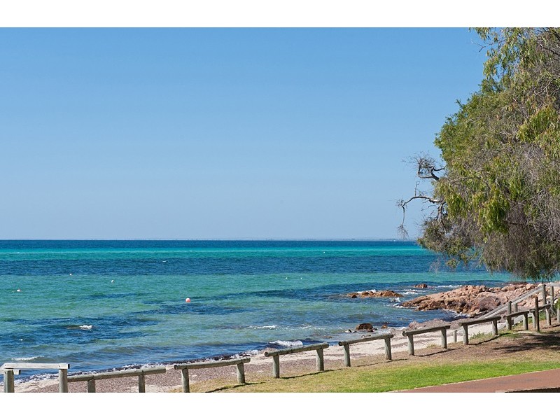 2/17 Thurstun Lane, Dunsborough WA 6281