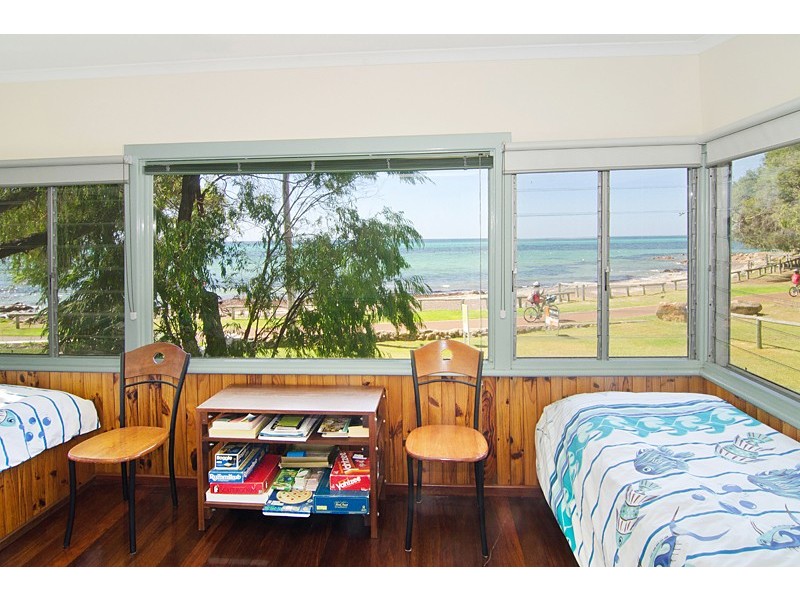 2/17 Thurstun Lane, Dunsborough WA 6281