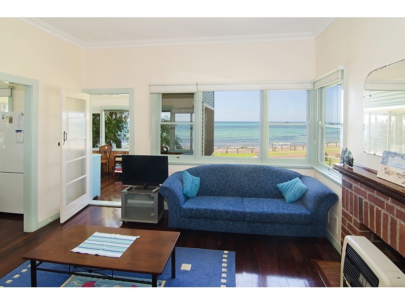 2/17 Thurstun Lane, Dunsborough WA 6281