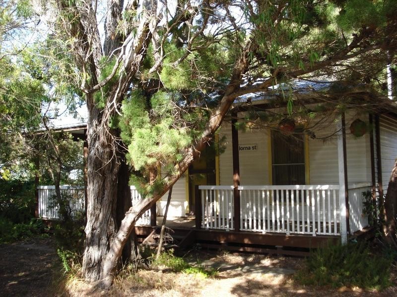 2 Lorna Street, Dunsborough WA 6281