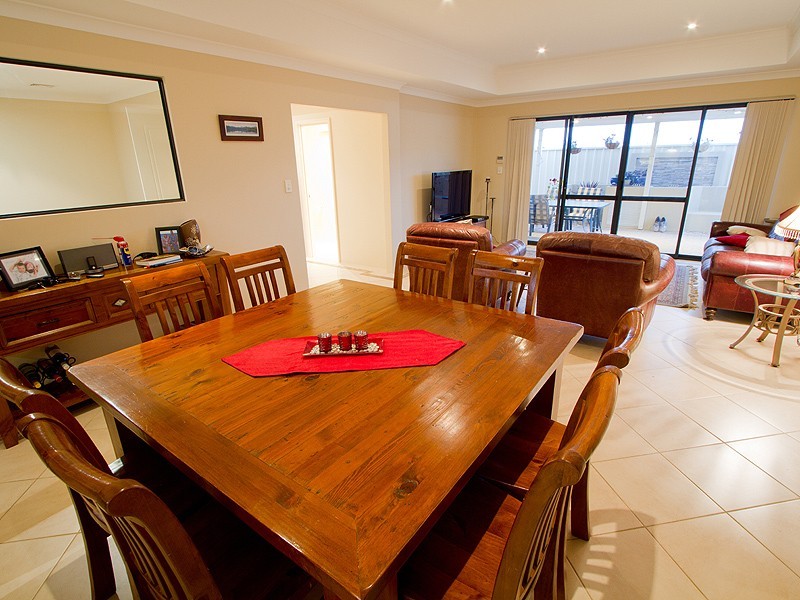 25 Indooroopilly Crescent, Dunsborough WA 6281