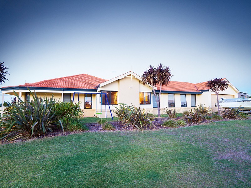 25 Indooroopilly Crescent, Dunsborough WA 6281