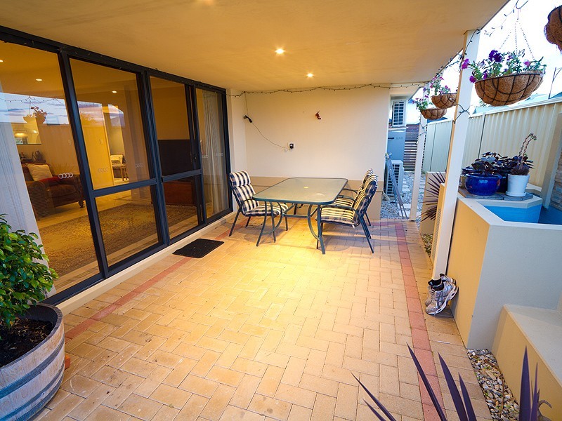 25 Indooroopilly Crescent, Dunsborough WA 6281