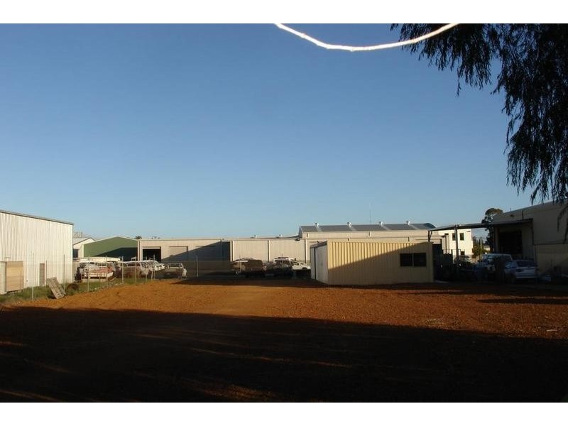 4 Artisan Street, Busselton WA 6280