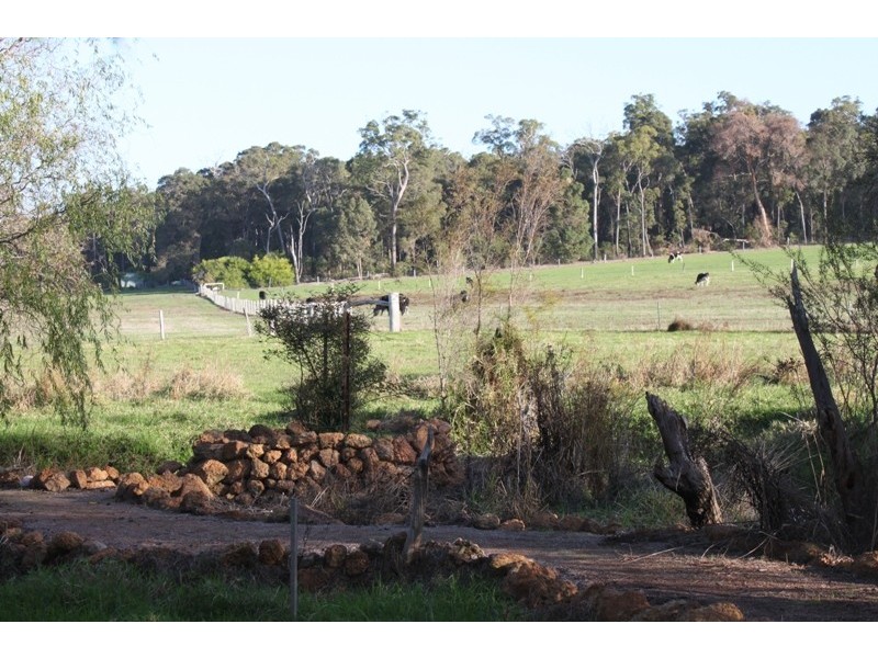 5 Roberts Road, Nannup WA 6275