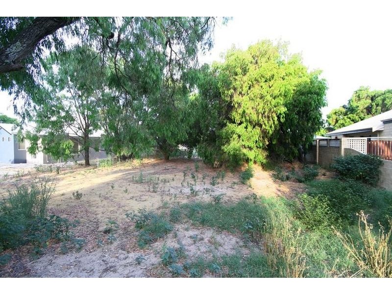 16 Elmore Road, Quindalup WA 6281