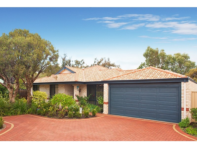 2/2 Glen Eagles Grove, West Busselton WA 6280