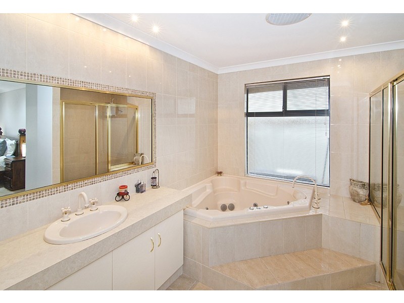 31 Pebble Drive, Geographe WA 6280