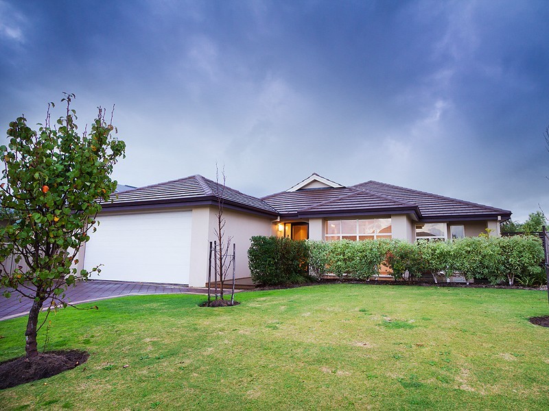 10 Indooroopilly Crescent, Dunsborough WA 6281