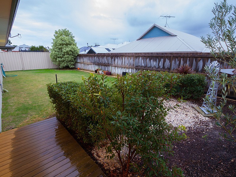10 Indooroopilly Crescent, Dunsborough WA 6281