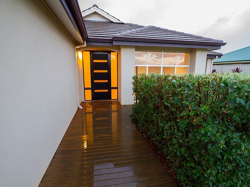 10 Indooroopilly Crescent, Dunsborough WA 6281