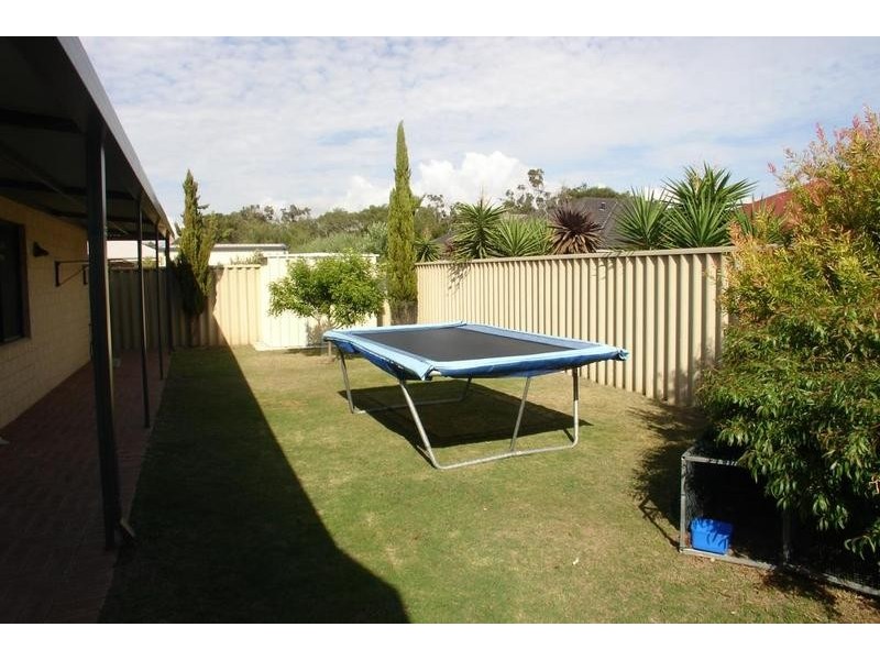 10 Kooljak Road, Broadwater WA 6280