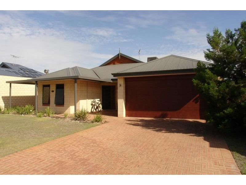 10 Kooljak Road, Broadwater WA 6280