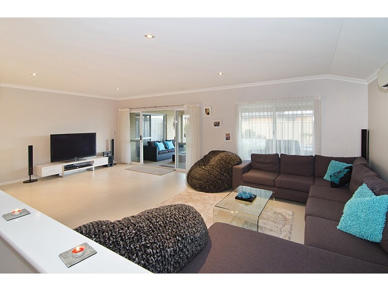 42 Marseilles Drive, Yalyalup WA 6280