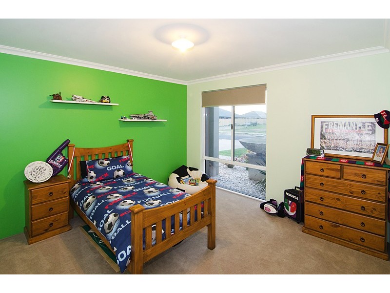 42 Marseilles Drive, Yalyalup WA 6280