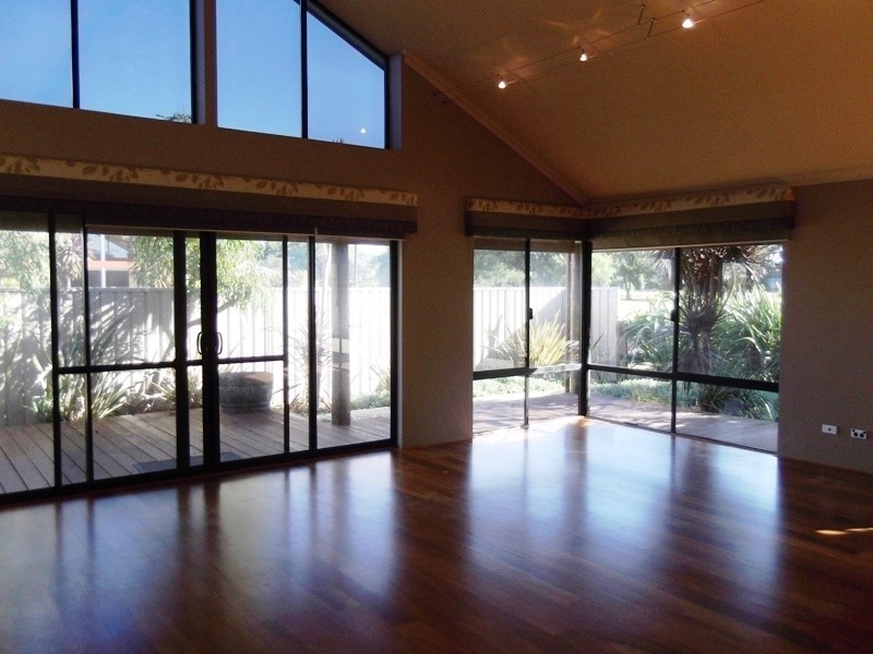 8 Marsupial Bend, Busselton WA 6280