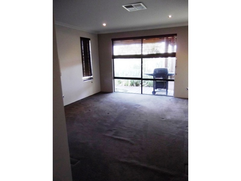 8 Marsupial Bend, Busselton WA 6280