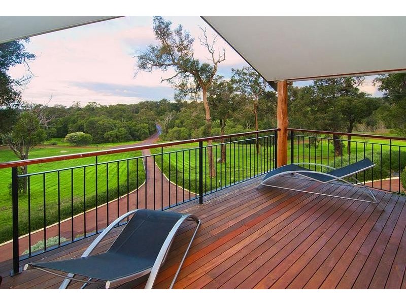 27 Bridgewater Close, Quindalup WA 6281