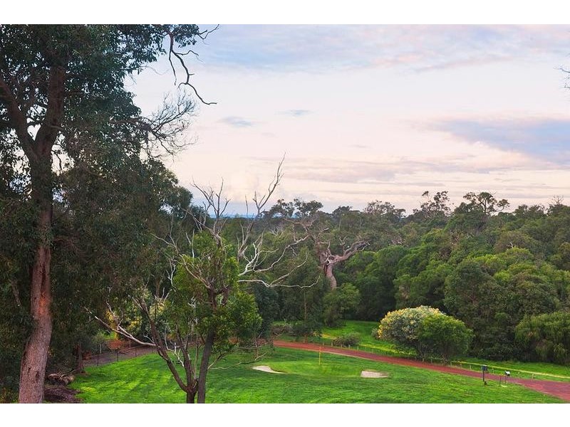 27 Bridgewater Close, Quindalup WA 6281