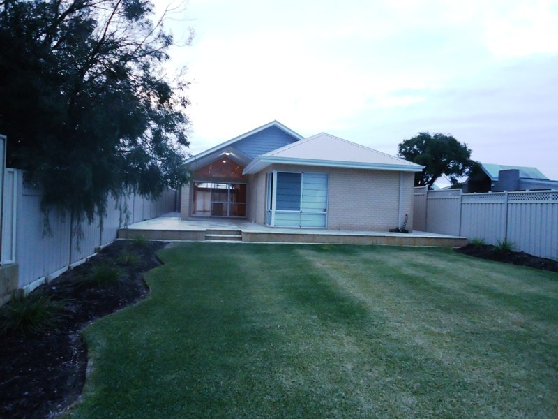 930 Geographe Bay Road, Geographe WA 6280