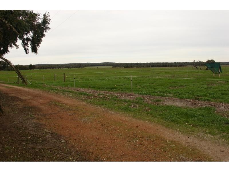 390 Oates Road, Tutunup WA 6280
