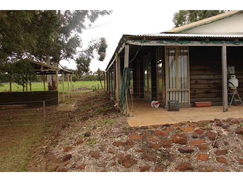 390 Oates Road, Tutunup WA 6280