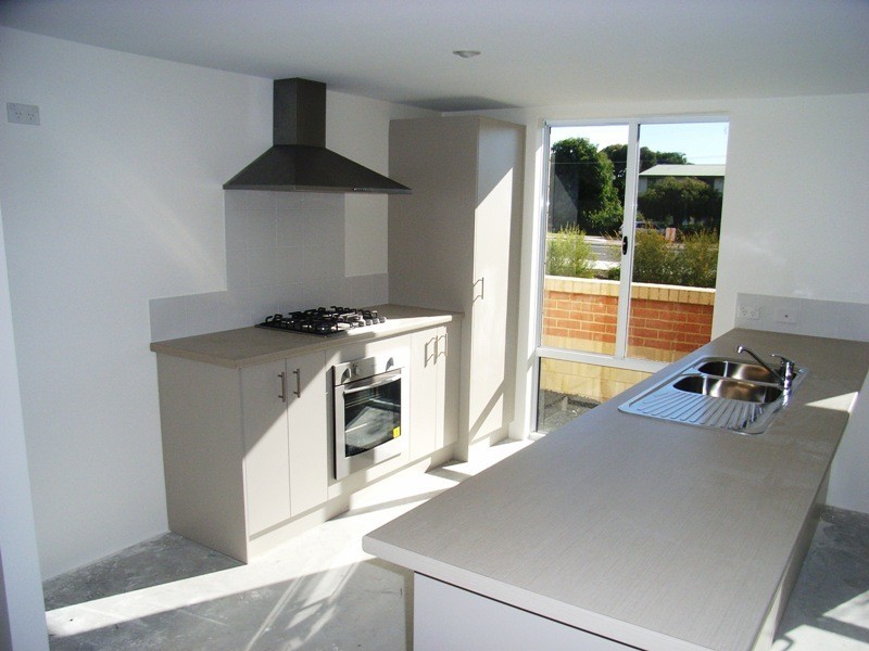 6B Flinders Crescent, Abbey WA 6280