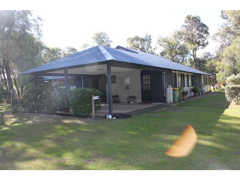 13 Lindsay Drive, Busselton WA 6280