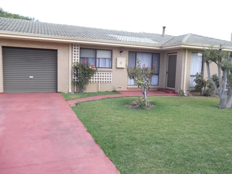 4 Derek Street, West Busselton WA 6280