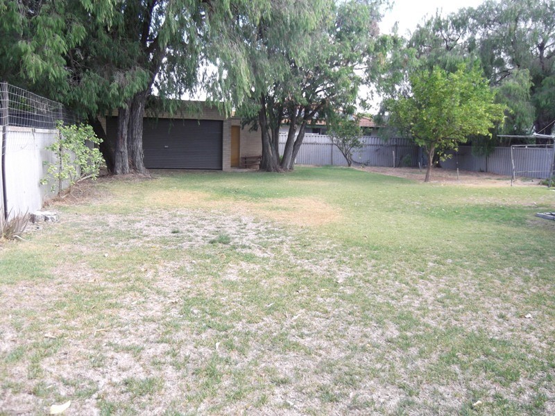 4 Derek Street, West Busselton WA 6280