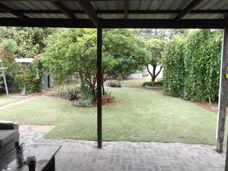 75 Fairbairn Road, Busselton WA 6280