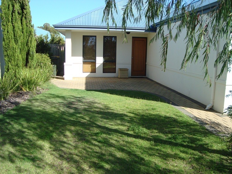 26 Wilson Avenue, Quindalup WA 6281