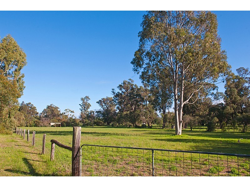 1 Treloar Road, Capel WA 6271