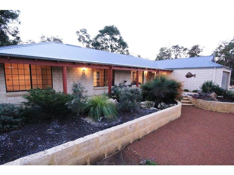 19 Honeytree Grove, Cowaramup WA 6284