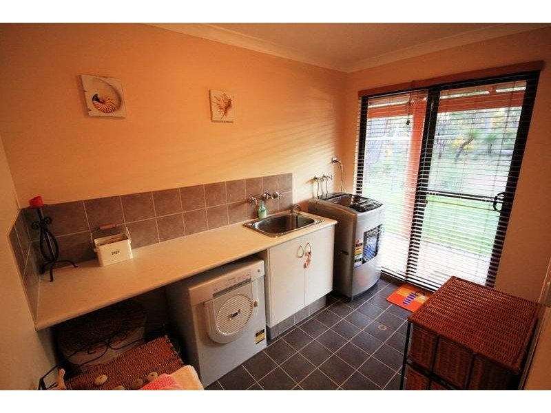 19 Honeytree Grove, Cowaramup WA 6284