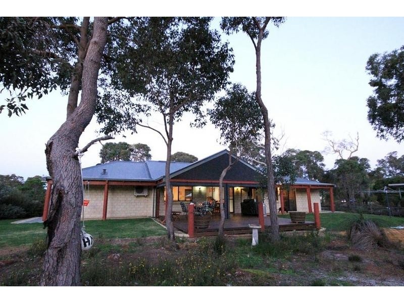 19 Honeytree Grove, Cowaramup WA 6284