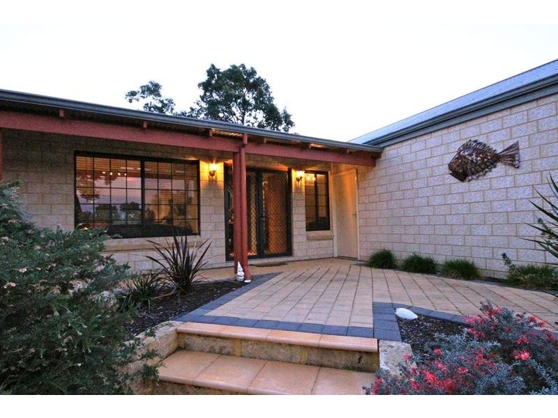19 Honeytree Grove, Cowaramup WA 6284