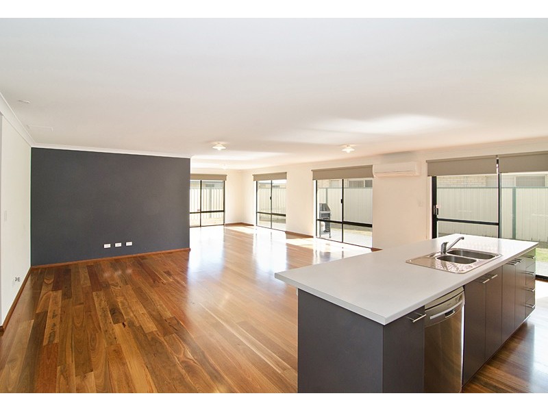 6 Mary Road, Yalyalup WA 6280