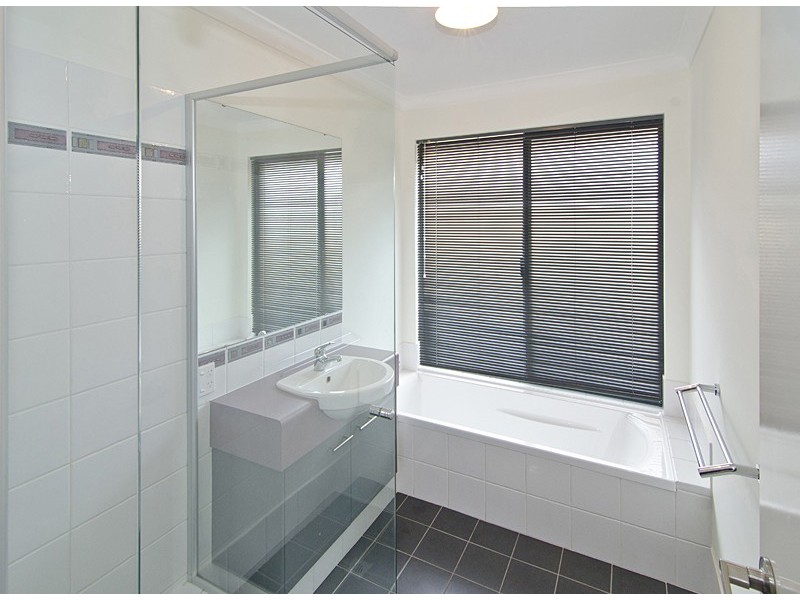 6 Mary Road, Yalyalup WA 6280