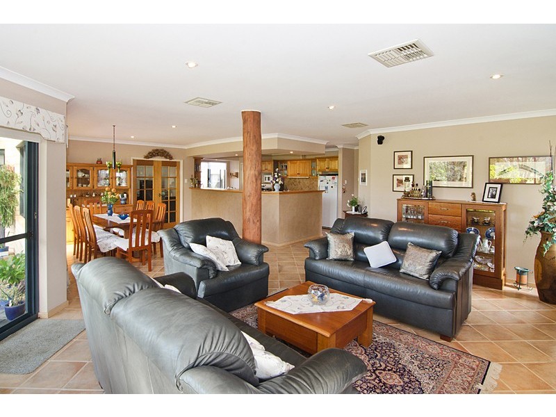 40 Brookland Loop, Dunsborough WA 6281