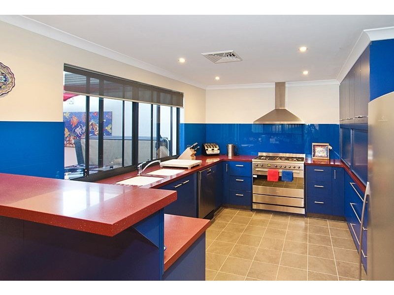 16 Peaker Court, Busselton WA 6280