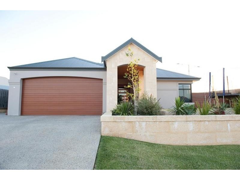 18 Oakmont Crescent, Dunsborough WA 6281