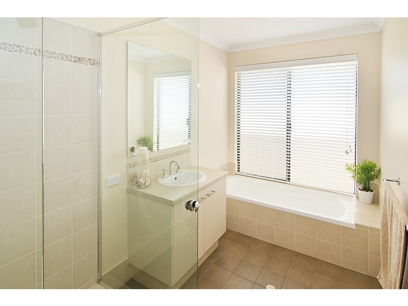 130 Hadfield Ave, Broadwater WA 6280