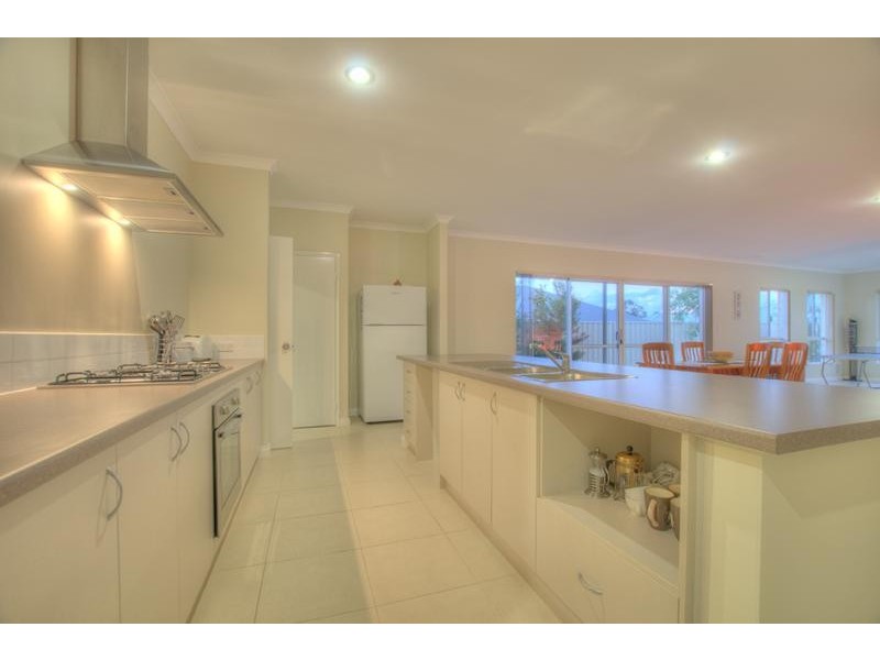 136 Dunsborough Lakes Drive, Dunsborough WA 6281