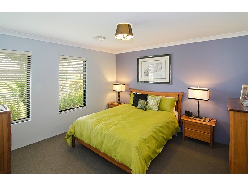 20 Lyrebird Road, Broadwater WA 6280