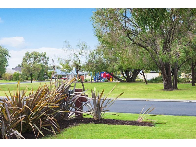 20 Lyrebird Road, Broadwater WA 6280