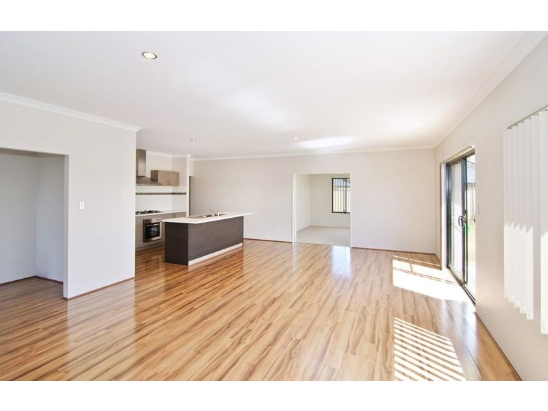 8 Mary Road, Yalyalup WA 6280