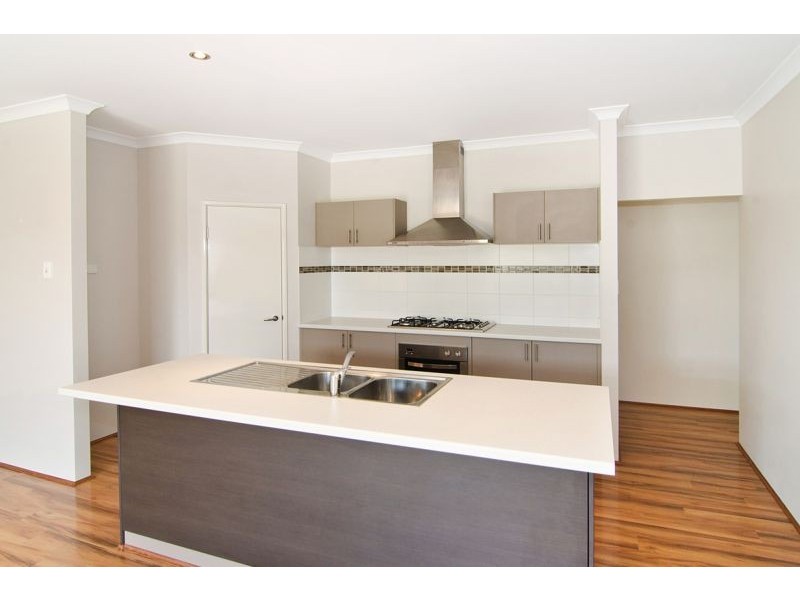 8 Mary Road, Yalyalup WA 6280